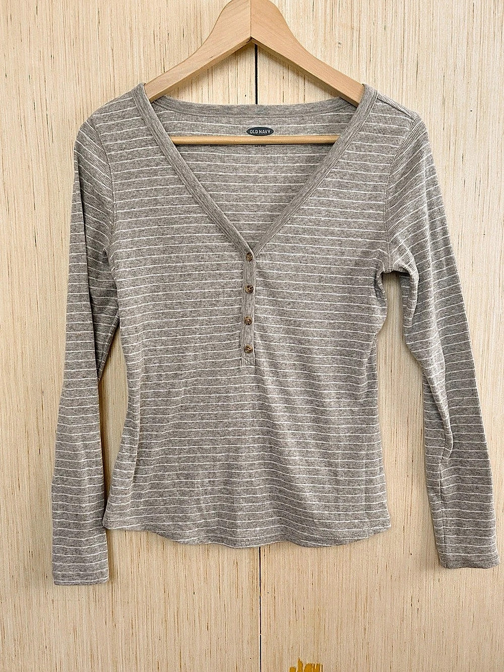 Old Navy Striped Long Sleeve Top in Gray Size Small Like New